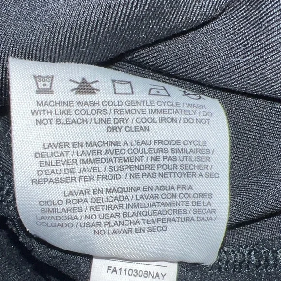 Nike Women’s Dri-FIT Reflective Element Geometric 1/2 Zip Run Pullover Black M - Picture 12 of 13